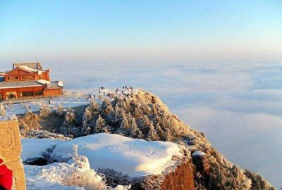 ​峨眉山在我国哪个省，峨眉山在成都的哪个地方？