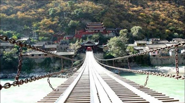泸定桥在啥河上