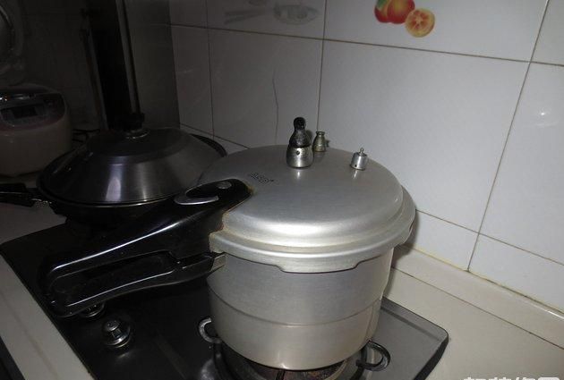 高压锅怎么用高压锅的使用方法
