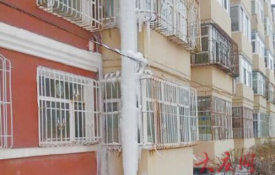 ​外面水管冻了怎么处理,地底下自来水管冻了怎么办