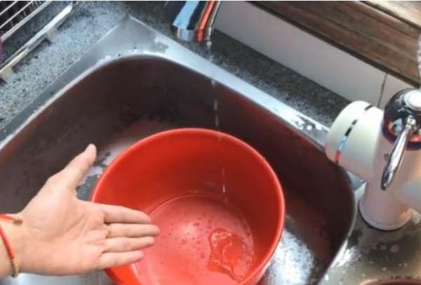 外面水管冻了怎么处理,地底下自来水管冻了怎么办图7