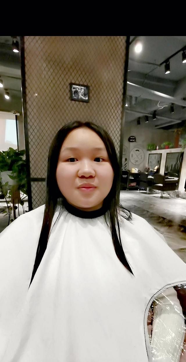 长圆脸，头发较为蓬松但脸型是长圆脸的 要不要去做柔顺？图12