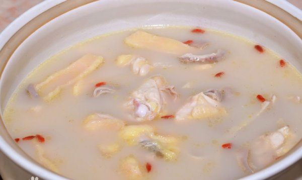 猪肚鸡汤怎么弄白,猪肚鸡的汤怎么做才白窍门图16