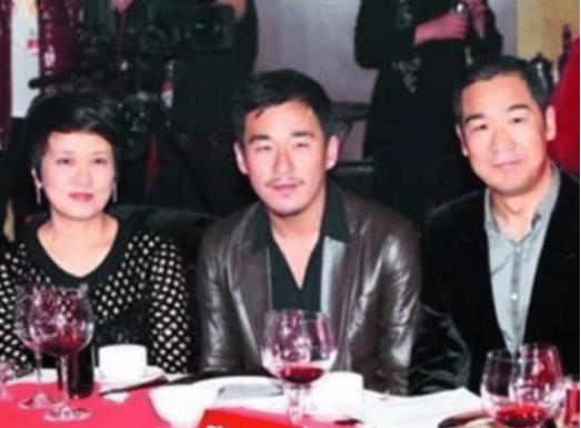 张国立和邓婕怎么走到一起的 讲述张国立和邓婕的爱情故事