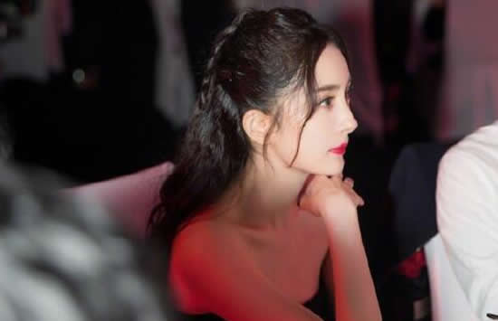 杨幂个人资料简介及最新性感写真照片介绍