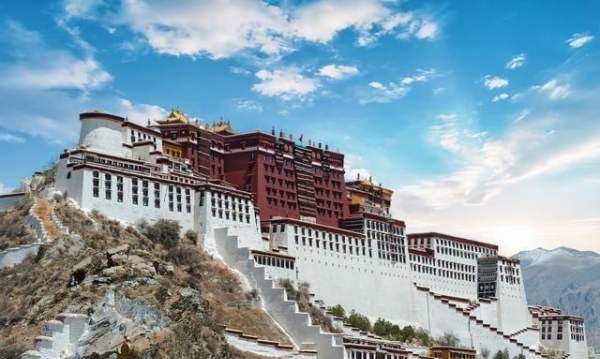 布达拉宫位于哪个城市,布达拉宫在哪个城市图1