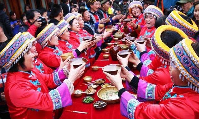 土家族的风俗习惯，土家族有哪些风俗习惯？图3