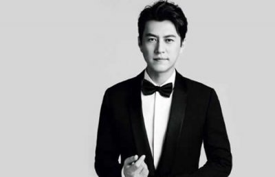 ​靳东个人资料简介，靳东结婚了吗妻子是谁？