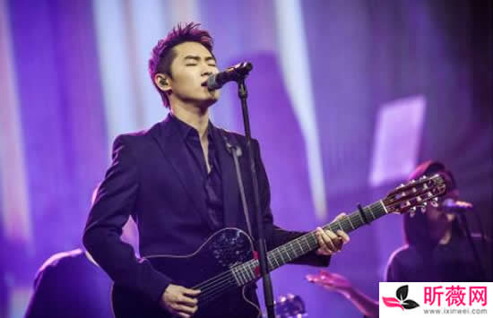抖音我和你本应该各自好各自坏是什么歌 歌曲《出现又离开》演唱者及歌词介绍