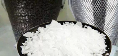 ​火碱配什么去油污快,火碱配合什么东西使用去油污的效果最好呢