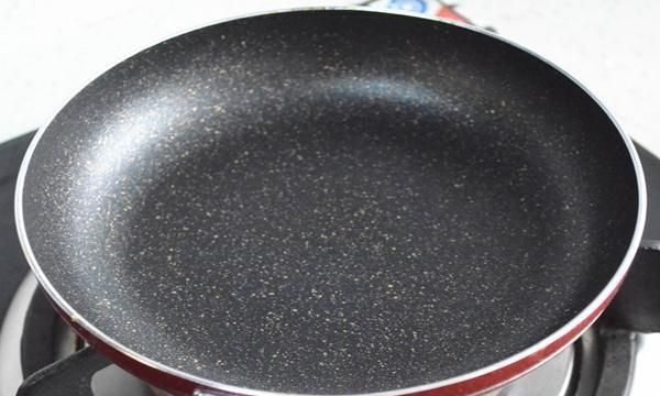 不粘锅的涂层材料对人体有害吗