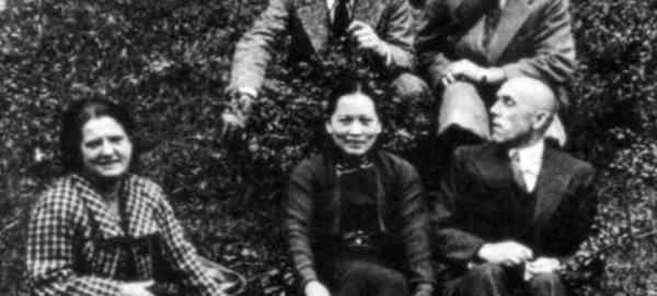 孙孙中山的妻子是谁,伟人孙中山夫人是谁牛市发生在哪一年图1