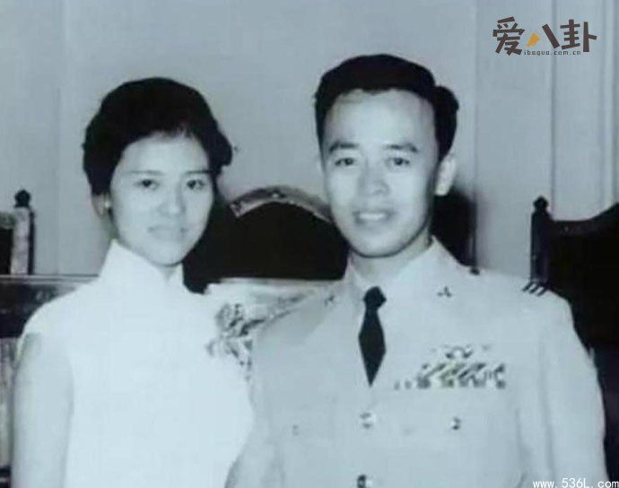 归亚蕾张梦奎合影