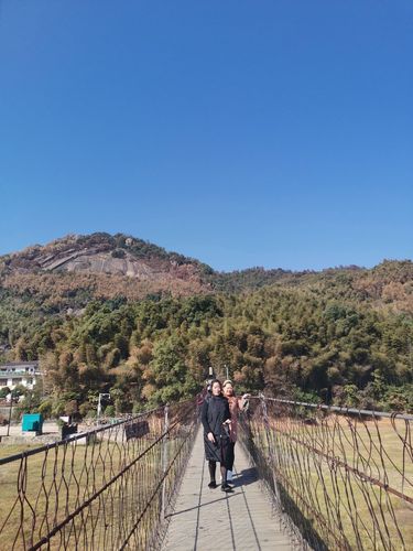 梅岭狮子峰旅游攻略_梅岭狮子峰门票多少钱-第1张图片-