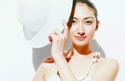 ​10个瞬间快速美白的小妙招（怎样让自己迅速变白）