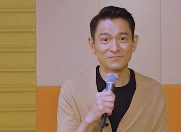 贾玲发文为偶像刘德华庆生