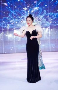 ​赵维娜荣获2021全球夫人大赛中国广东冠军