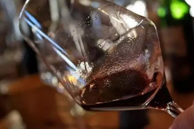 ​葡萄酒酸怎么缓解？葡萄酒很酸怎么变好喝