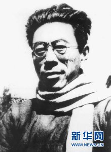 ​伟大的爱国主义者闻一多简介(民主革命战士：闻一多)