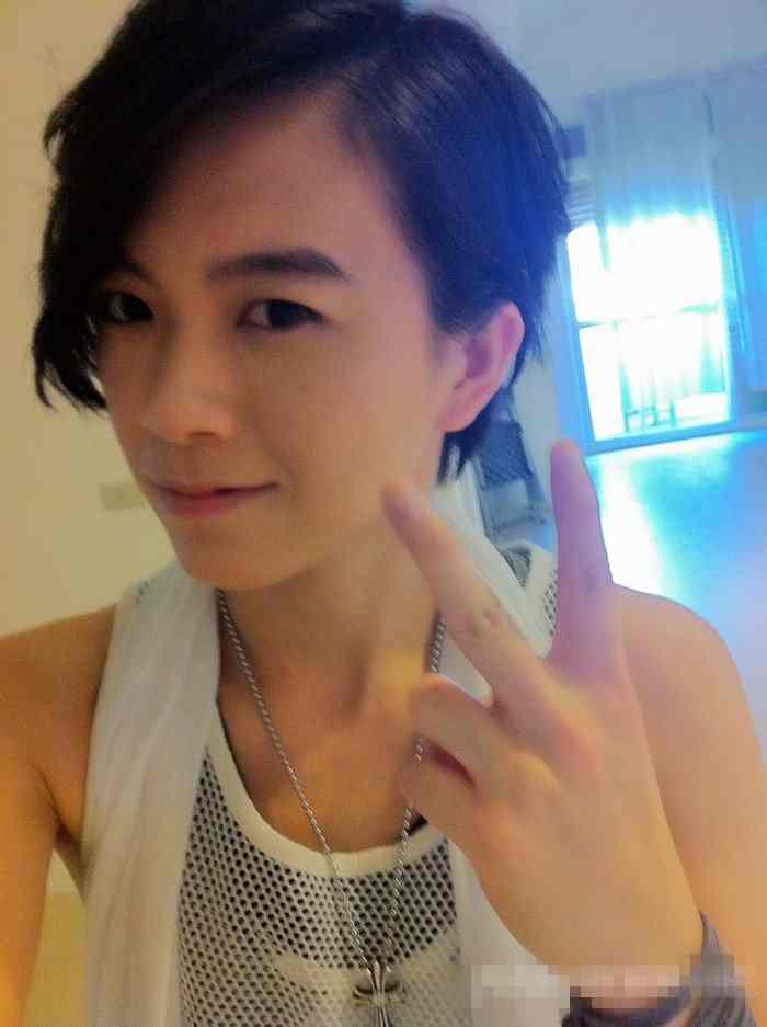 假小子张芸京摇身一变成为女神，长发飘飘没有一点违和感！