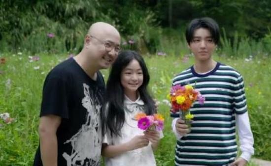 王俊凯解锁第4身份！搭档佟丽娅主持百花奖闭幕式，4部电影待映