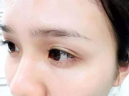 眉笔的那个线怎么拉（拉线眉笔怎么拉线图解）