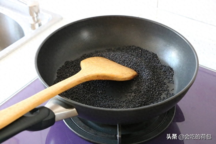 芝麻糊的做法(怎样在家自制芝麻糊)