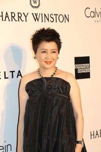 ​梁安琪年轻照片流出，跟陈岚一样是美人，难怪何鸿燊为她打破规矩