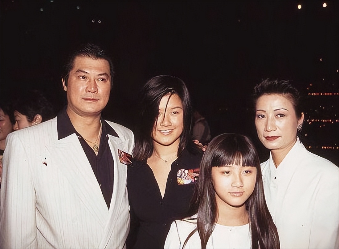 邓光荣离世11年后，他两个女儿的选择截然不同