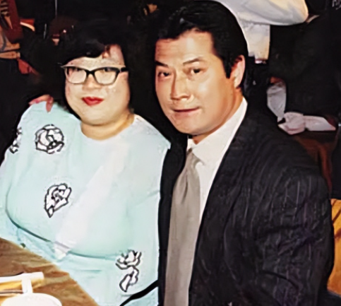 邓光荣离世11年后，他两个女儿的选择截然不同
