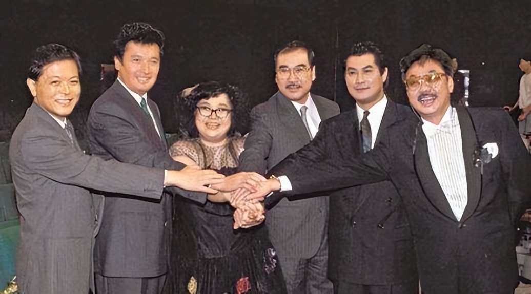 邓光荣离世11年后，他两个女儿的选择截然不同