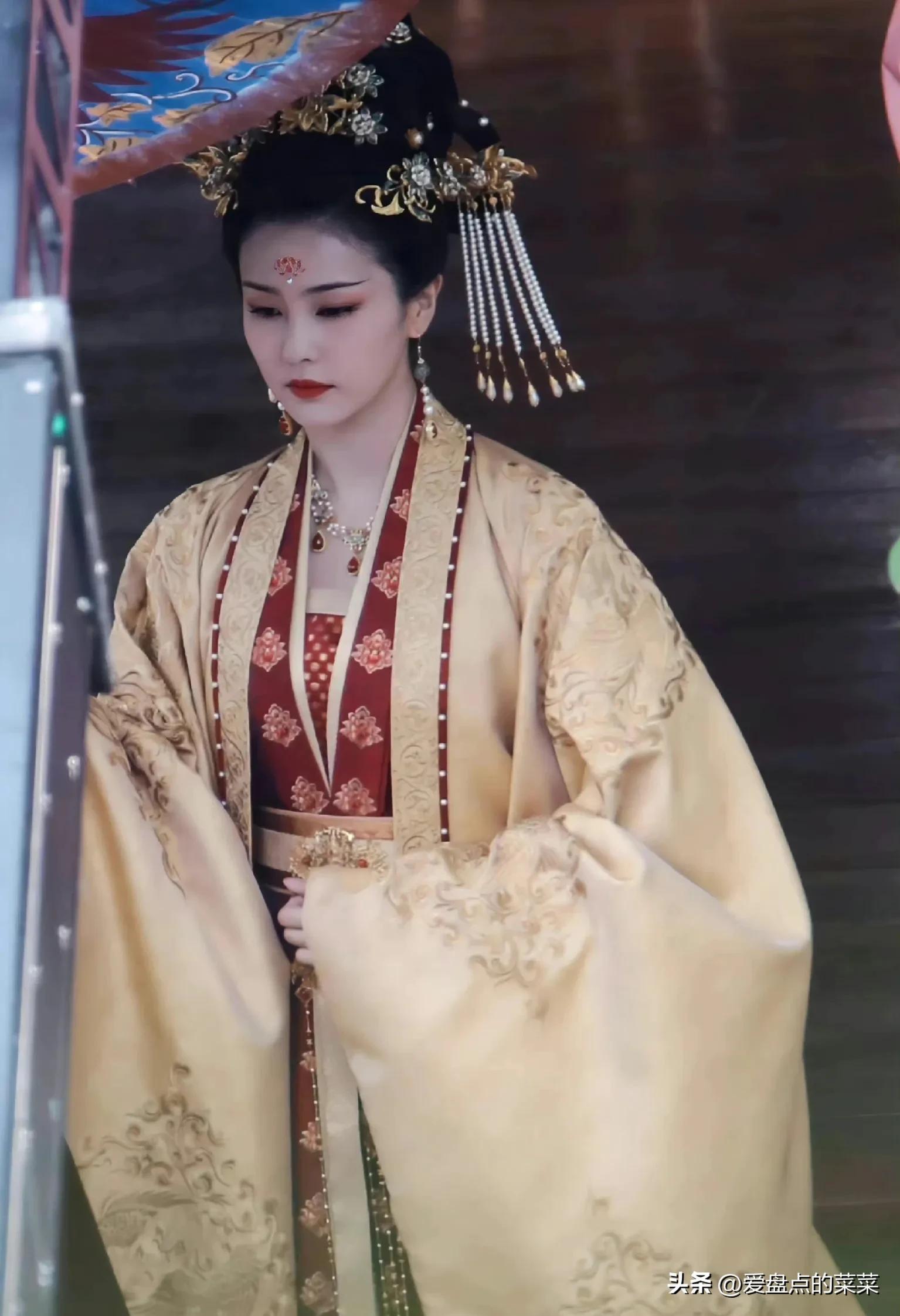 路透图的内卷大战：白鹿大气，赵丽颖侠气，刘诗诗卷土归来