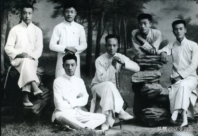 ​1924年11月谁接任黄埔军校的（周恩来26岁，为何能担任黄埔军校政治部主任）