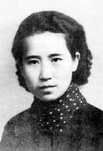 ​赵清阁被疯传和老舍同居，老舍自沉太平湖当天，妻子冷眼旁观