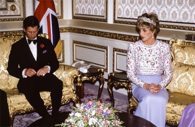 ​查尔斯与戴安娜的故事简介（1996年，戴安娜和查尔斯离婚，两个人都哭了，查尔