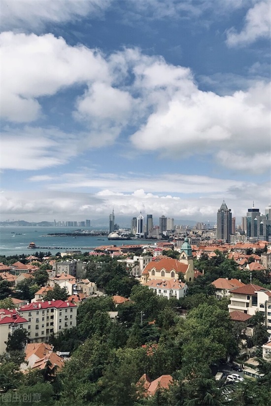月旅游国内最佳去处（四月，值得一去的10个旅行地，草正香，花正艳，风正柔，日正暖）"