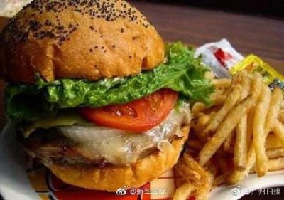 ​英国男孩长期吃垃圾食品致失明
