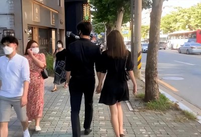 ​玄彬夫妇蜜月被拍(全程不撒手情意太浓)