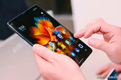 ​小米大屏手机(小米大屏手机7寸屏以上哪款好)