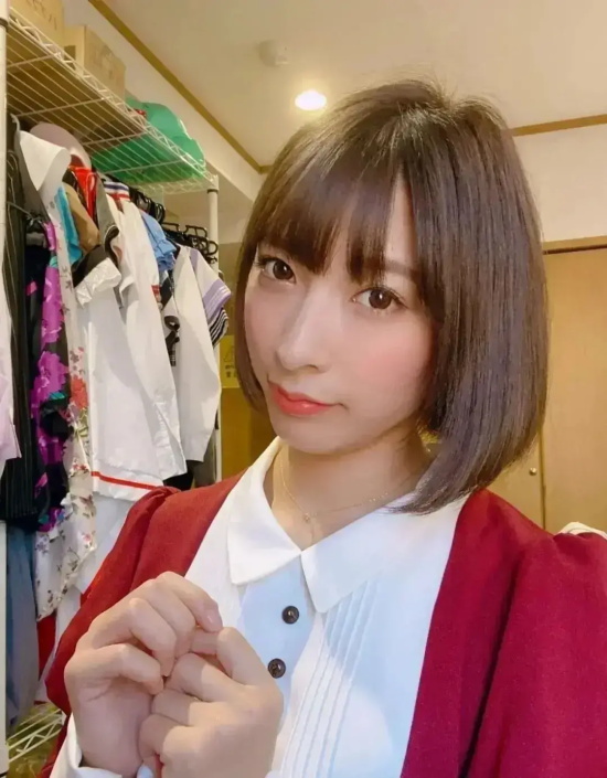 双性混合体阿部乃美久写真分享，九州地区最闪亮的花！