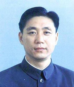​毛主席一手提拔，年仅38岁便成为国家副主席，正值仕途巅峰却被判处无期徒刑