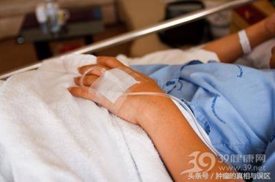 ​脖子有肿块会是癌症吗严重吗 脖子有肿块会是癌症吗图片