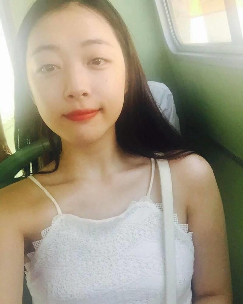崔雪莉烤鳗鱼配音内容是什么 雪莉鳗鱼照片是在向大家求救吗