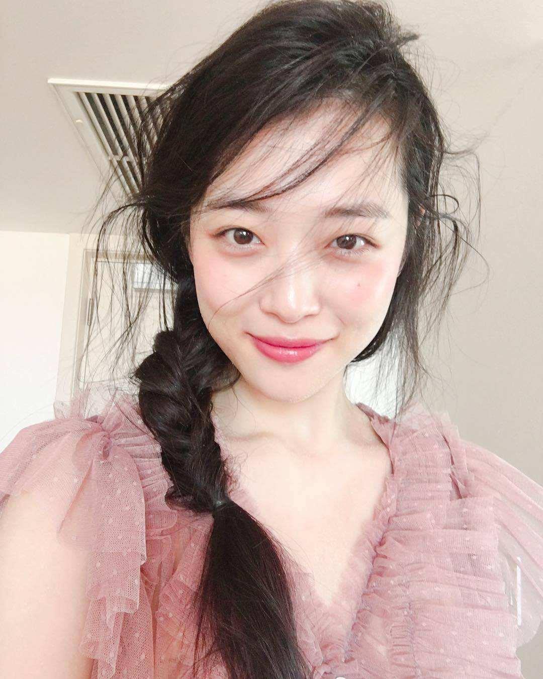 崔雪莉烤鳗鱼配音内容是什么 雪莉鳗鱼照片是在向大家求救吗