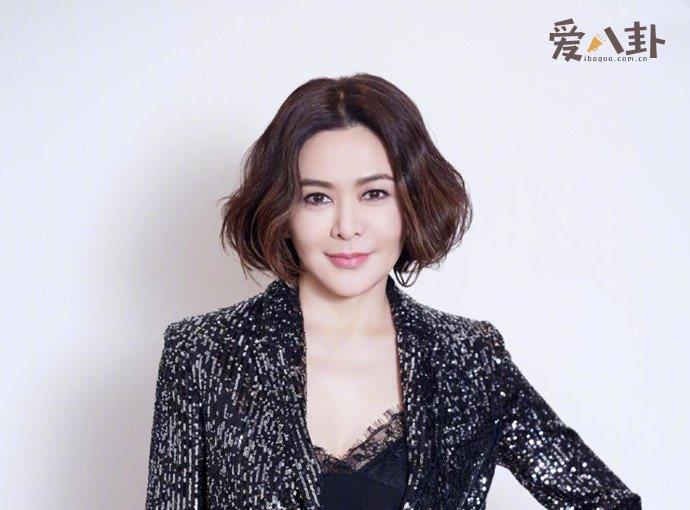 两个高尔夫球多少厘米 关之琳高尔夫球有多大