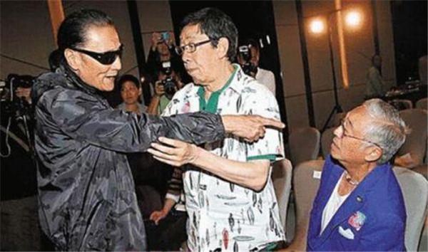 谢贤发火当众掌掴曾江始末原因有4个破绽 谢霆锋回应谢贤打曾江