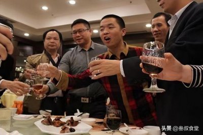 ​每桌敬酒说什么(新娘每桌敬酒都说什么)