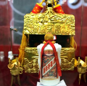 ​茅台醇白瓷瓶多少钱一瓶  茅台醇白瓷瓶多少钱一箱