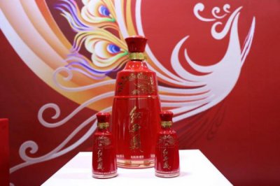 ​52度西凤浓香型红瓶价格_西凤红酒52度