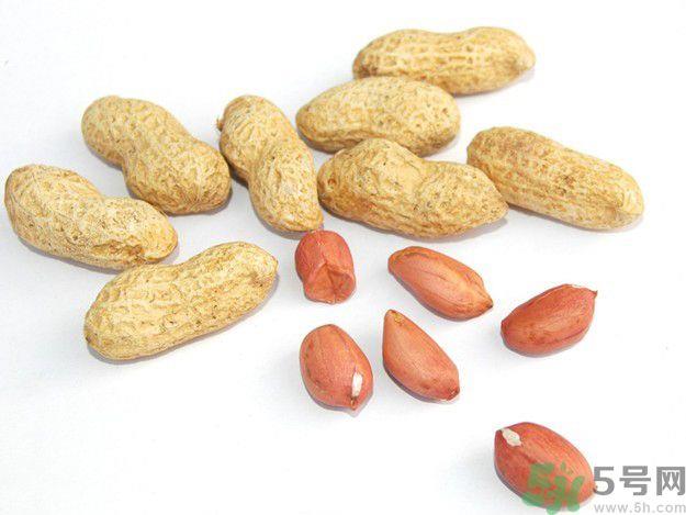 花生可以美白牙齿吗？怎么用花生美白牙齿？